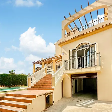 4 Bedroom Amazing In Tatil Evi Rincón de la Victoria