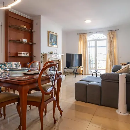 4 Bedroom Amazing In Rincón de la Victoria